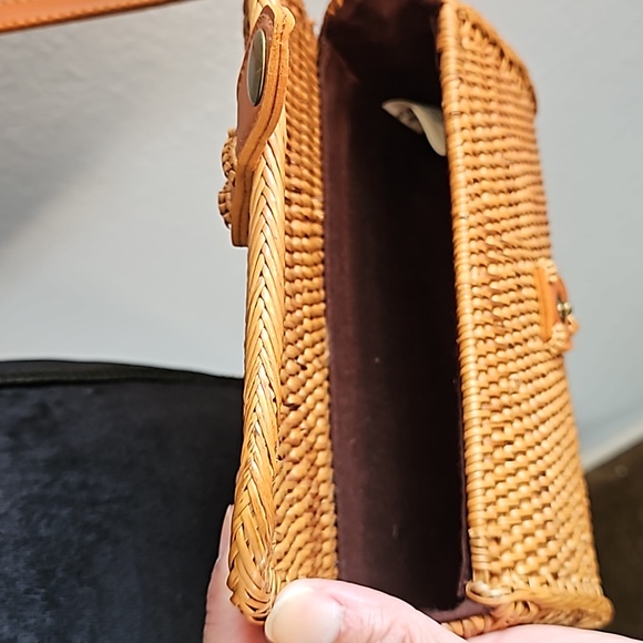 Rattan crossbody bag - Picture 3 of 10